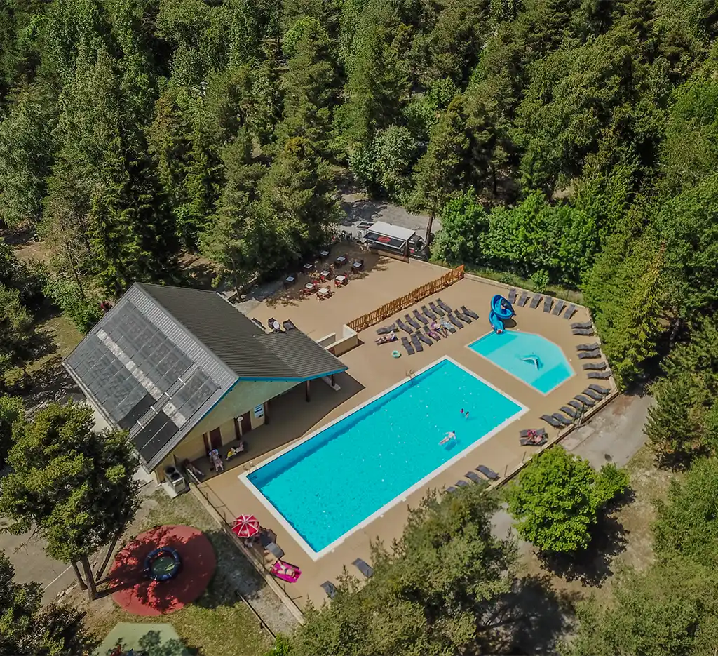 verwarmd zwembad camping bij barcelonnette