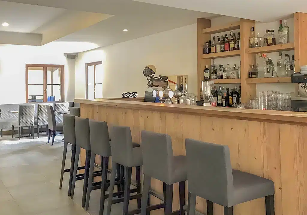 restaurant meolans revel